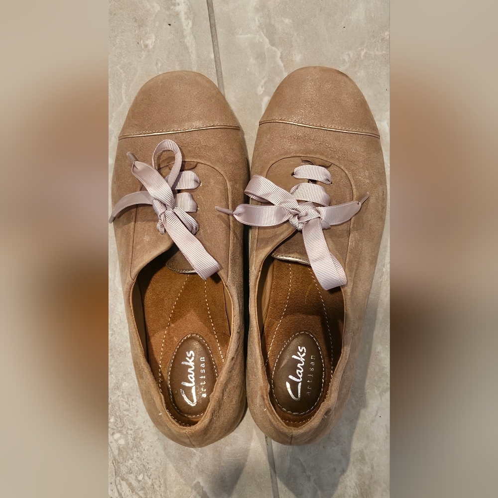 Women's Clarks tie up leather shoes